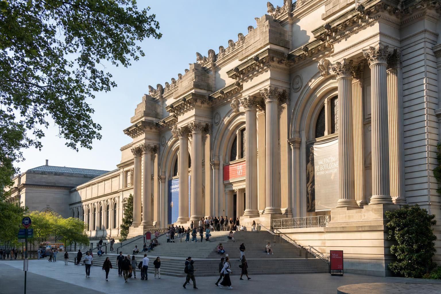 Découvrez le Metropolitan Museum of Art à New York avec nos conseils et informations pratiques pour préparer votre visite, optimiser votre expérience et découvrir les incontournables du musée.