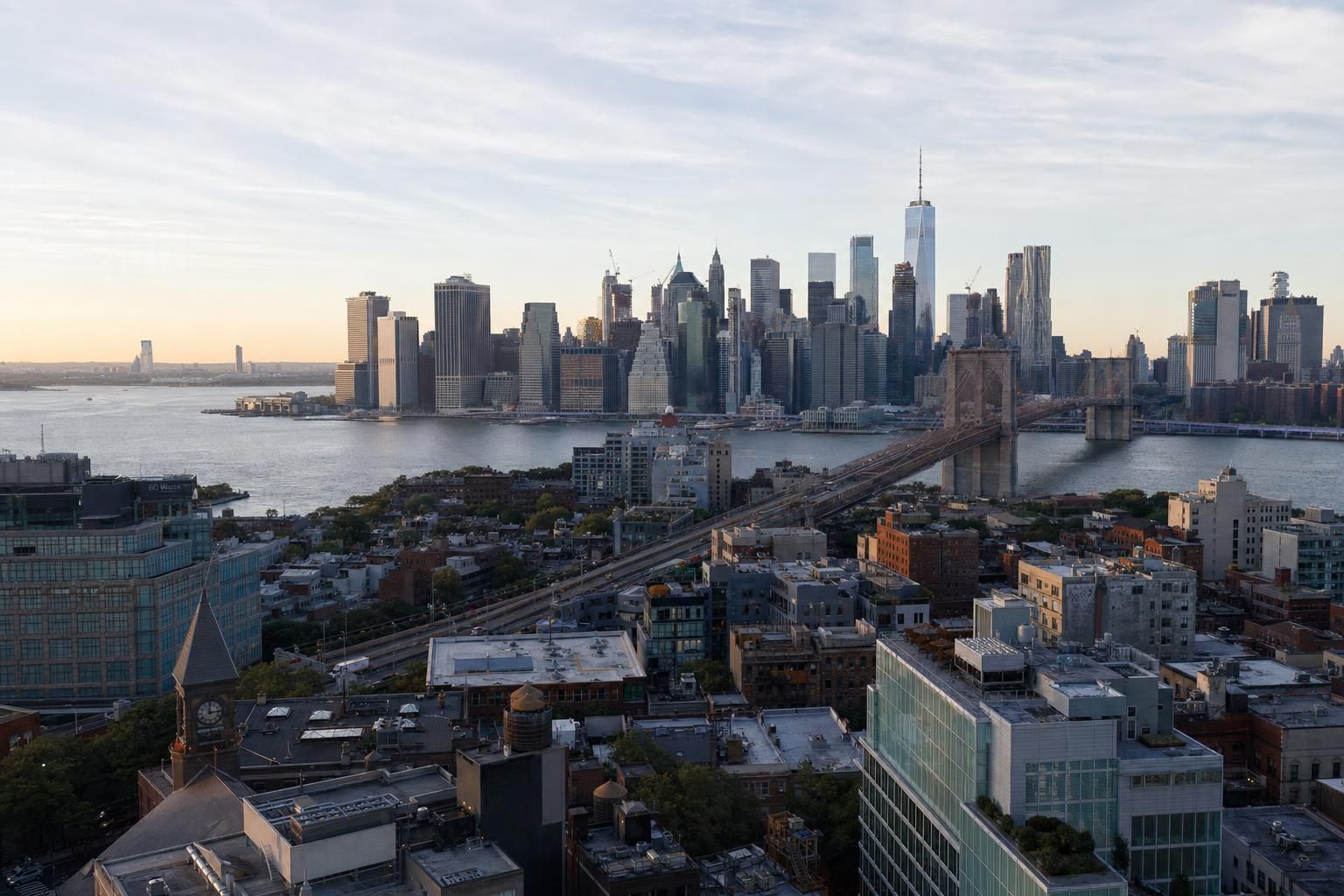 Découvrez New York à travers ses 5 boroughs avec notre guide ultime des sites incontournables à visiter absolument lors de votre séjour.
