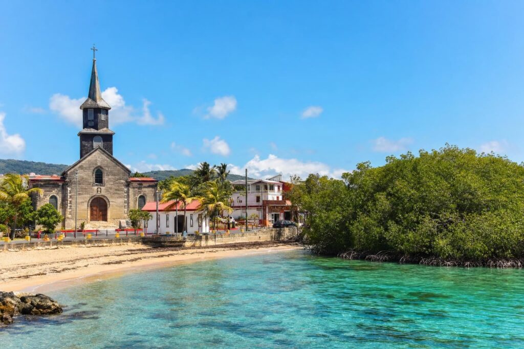 Découvrir port-louis guadeloupe : plages, mangroves et patrimoine
